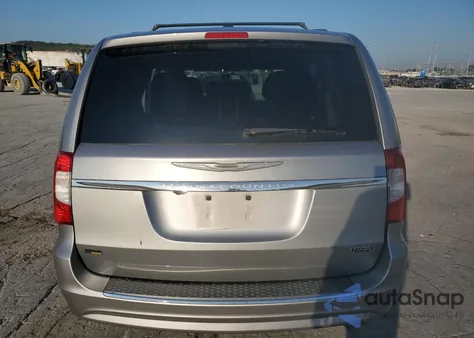 2016 Chrysler Town-Count from USA, damaged, VIN 2C4RC1BG2GR259832